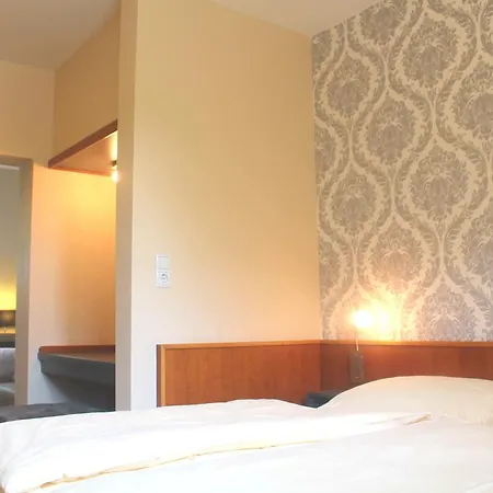 Szálloda Zum Lowen 3*